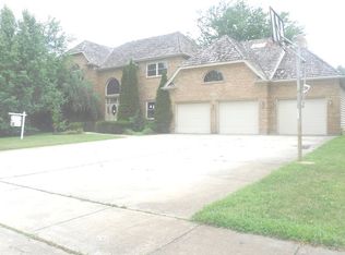 10655 Sunningdale Dr, Naperville, IL 60564