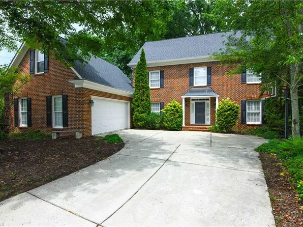 18 Windrock Way, Greensboro, NC 27455