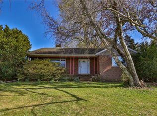 4068 Friedens Rd, Slatington, PA 18080