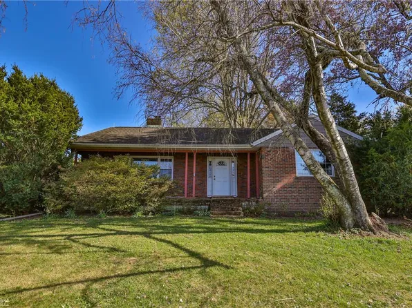 4068 Friedens Rd, Slatington, PA 18080