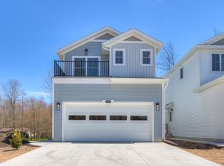 7230 Atwater Springs Dr, Norton Shores, MI 49456