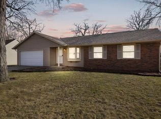 2621 Crowsnest Dr, Hobart, IN 46342