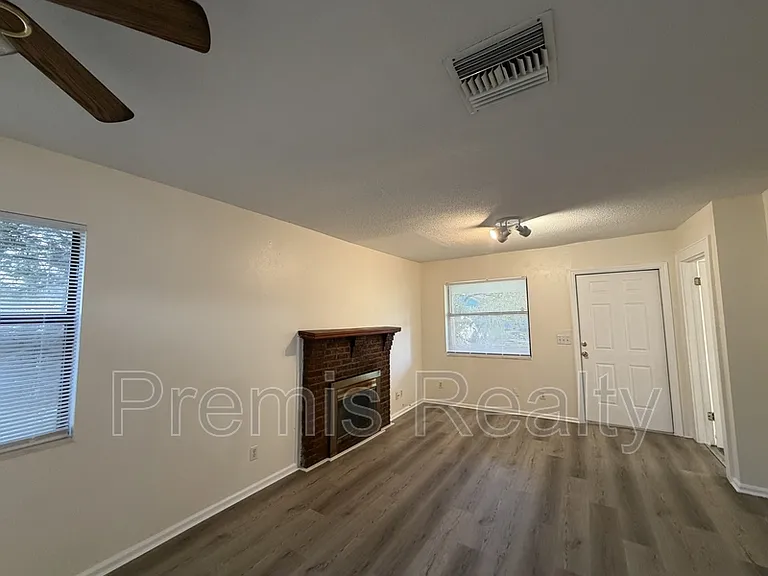 1319 Georgia Ave — Photo 5