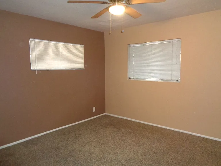 2614 E Pierson St — Photo 8