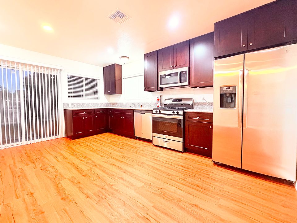 1st image of 3416 Bartlett Ave