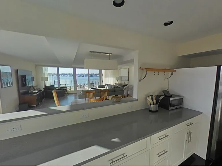 26 Cove Ave #2D — Photo 4