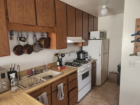 3rd image of 1953 Oliver Ave
