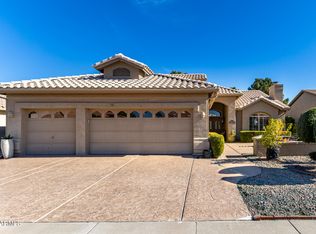5733 S AMBERWOOD Drive, Chandler, AZ 85248