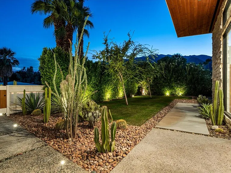 524 E Miraleste Ct — Photo 25