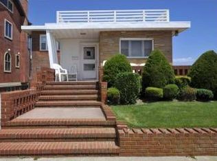 130 Beach 139th St, Far Rockaway, NY 11694
