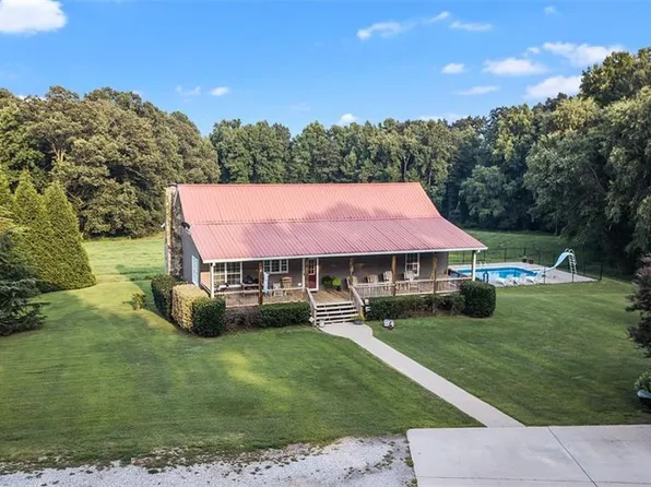 175 Run Away Dr, Homer, GA 30547