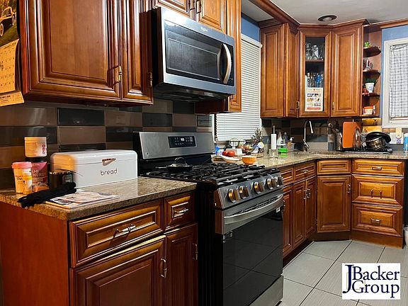 5th image of 70 Roger Ave