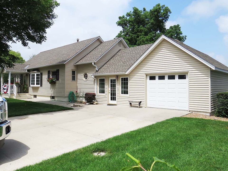 206 W Cedar St Cedar Bluffs NE 68015 Zillow