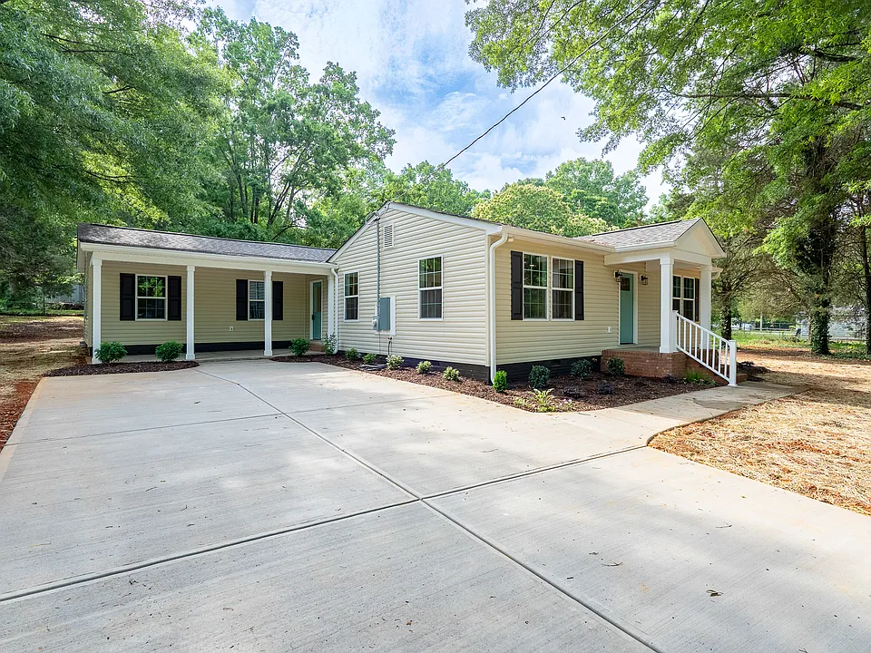 185 Garden Ln