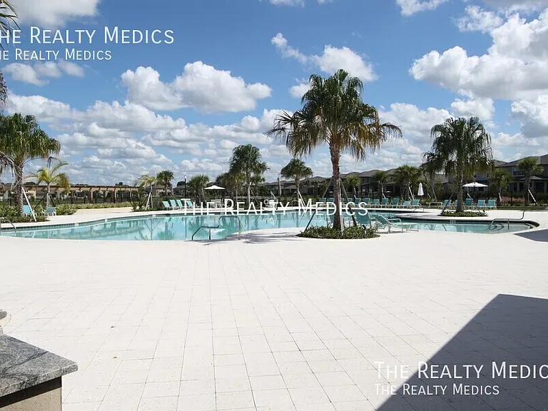 10906 Carlton Fields Dr — Photo 42