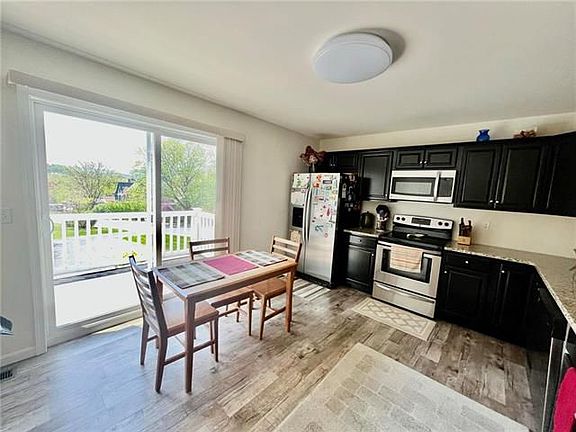 3rd image of 632 Lehigh Gap St
