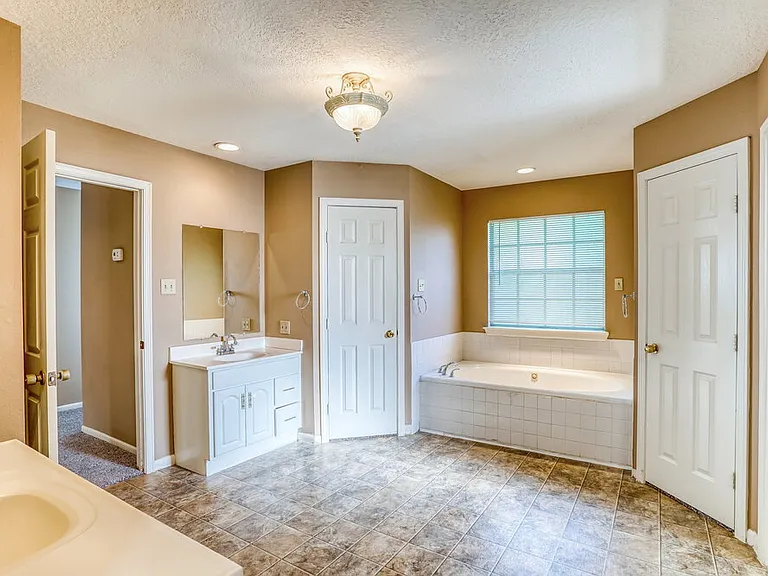 19311 Cypress Bay Dr — Photo 12