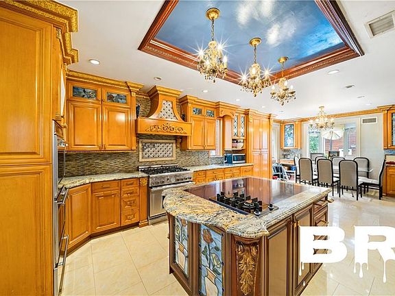 4th image of 2723 Avenue P