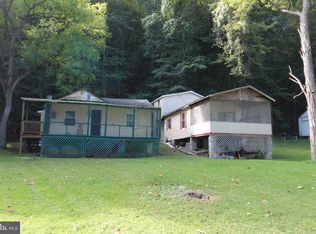 30 Jade Ct, Great Cacapon, WV 25422