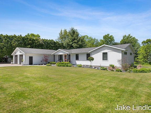 3rd image of 8855 Myers Lake Ave NE