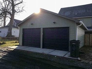 1 Car Garage