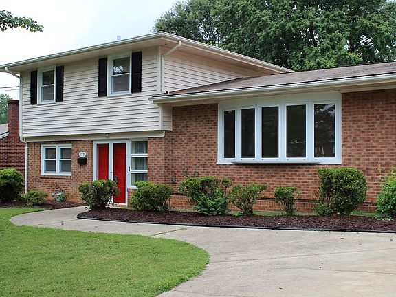 3rd image of 115 Greenwood Ln