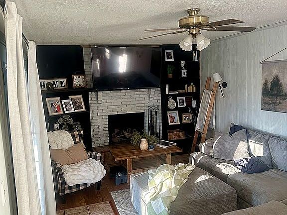 4th image of 39955 Billy Blvd