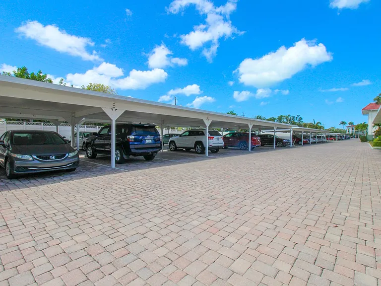41 High Point Cir S #303 — Photo 36