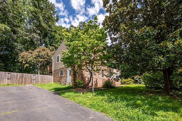 4 bed, 3.0 bath, 1957 sqft, $3,000 — Photo 2