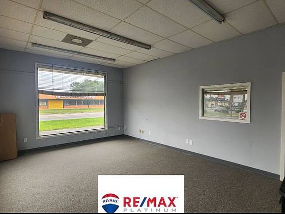 2nd image of 3020 S Olive St #3020