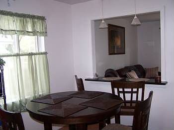 4th image of 613 W Plymouth St