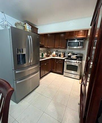 5th image of 649 Ezra St