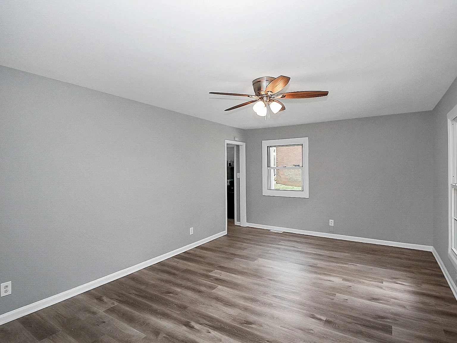 3 bed, 950 sqft, $1,450 — Photo 4