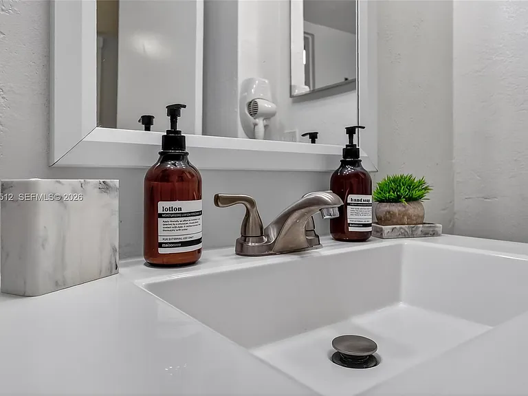 19201 Collins Ave #949 — Photo 35