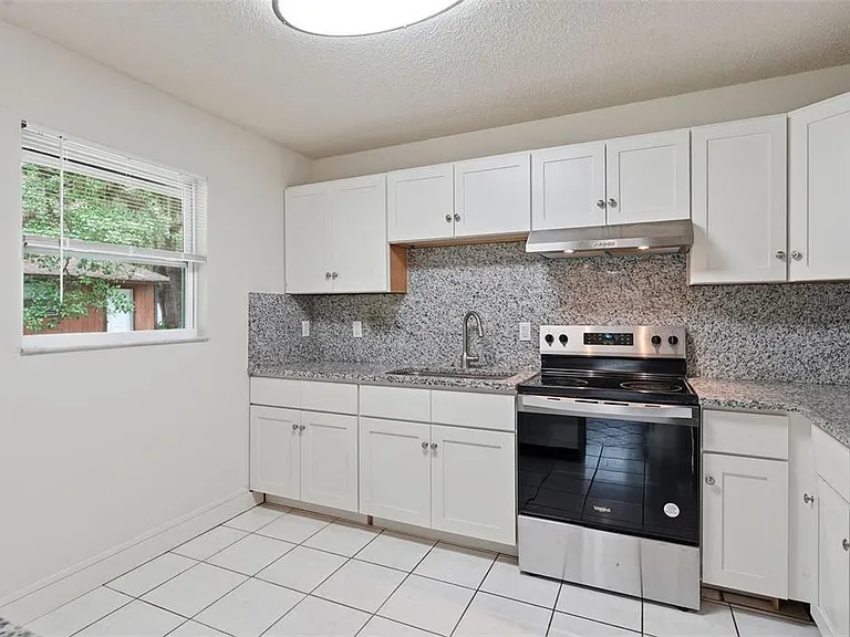 7133 Pinewood Dr — Photo 10