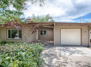 3320 Crest Dr, Anderson, CA 96007