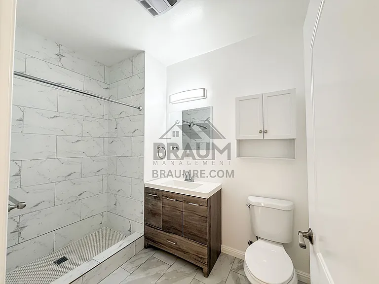 1423 Franklin St — Photo 20