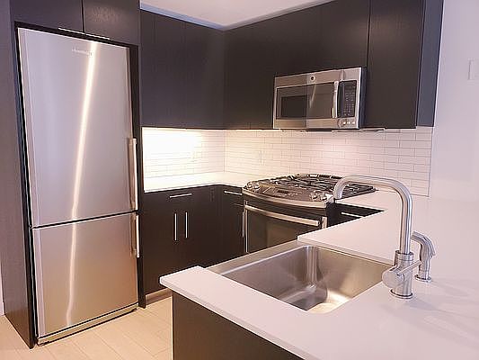5th image of 535 W 43rd St #14D