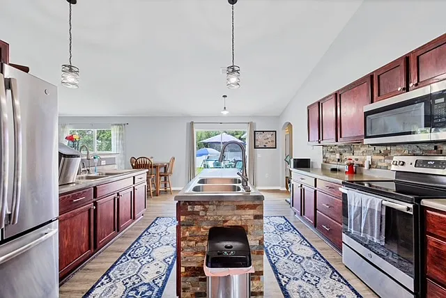 3565 Brownwood Ter — Photo 2
