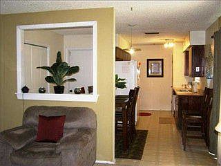 4th image of 1100 Warrington Dr