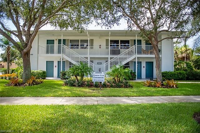Country Club Condominiums- Location says it all, six blocks to the Beach, with golf course and tennis courts across the street. 