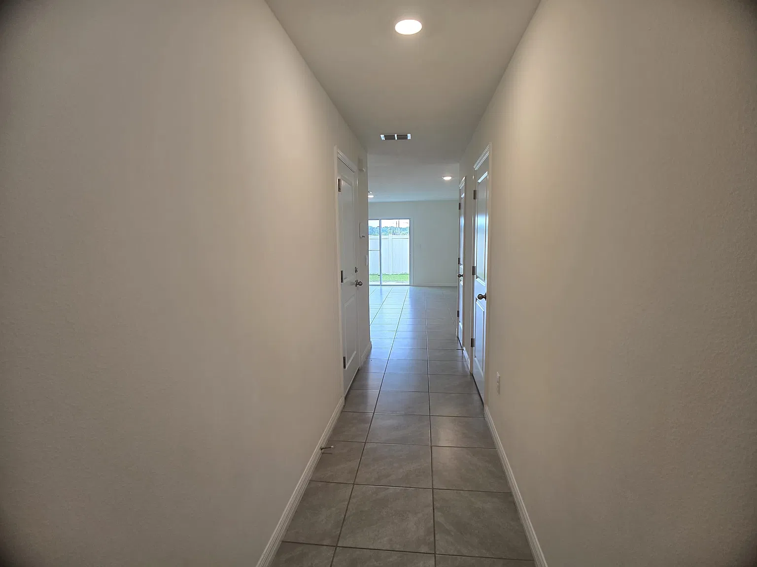 3 bed, 2.5 bath, 1505 sqft, $1,800 — Photo 3