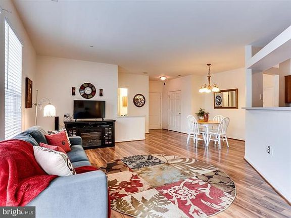 5th image of 8204 Blue Heron Dr APT 2B