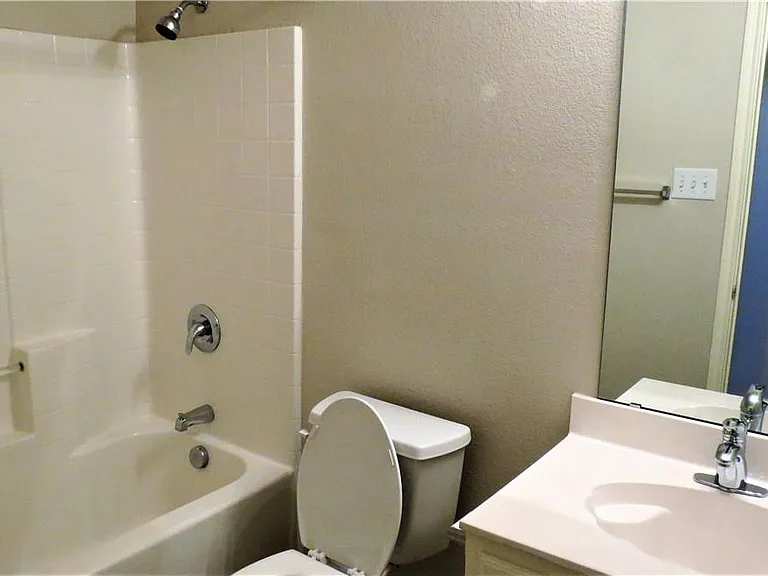 8004 Ranchvale Ln — Photo 23