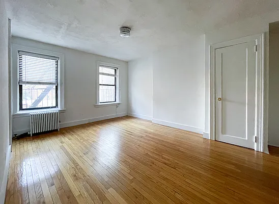 Rented by Kahen Properties | media 7