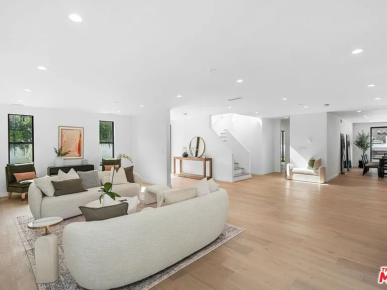 4545 Balboa Ave — Photo 8