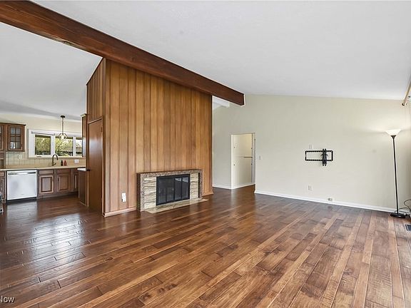 5th image of 2706 Country Club Blvd