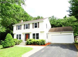 6 Diggins Ct, South Windsor, CT 06074