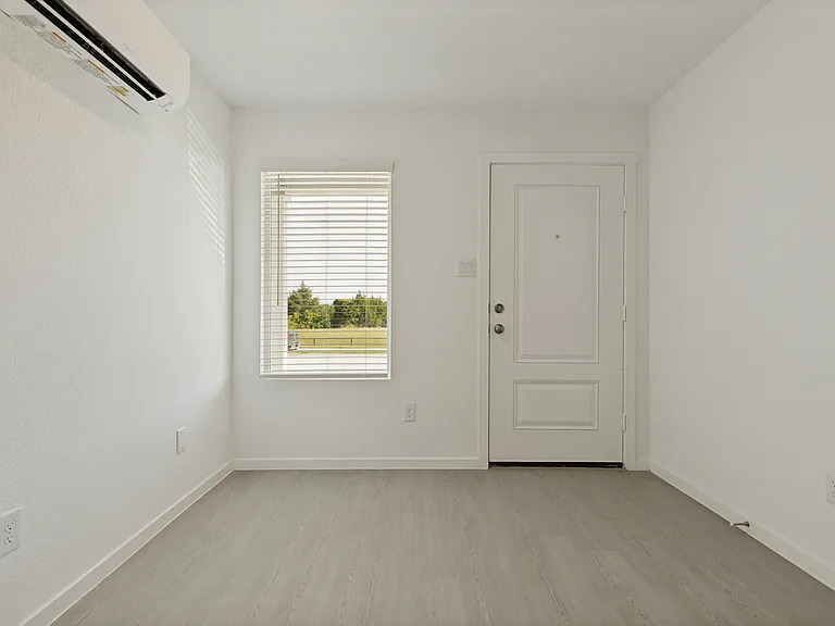 1037 Bishop Creek Dr — Photo 12