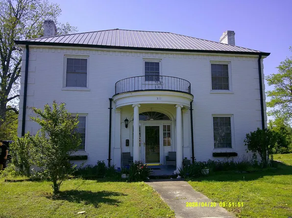 311 E Moulton St, Hickman, KY 42050